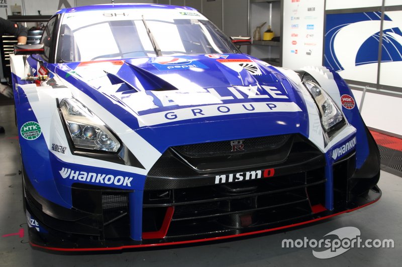 #24 リアライズコーポレーション ADVAN GT-R