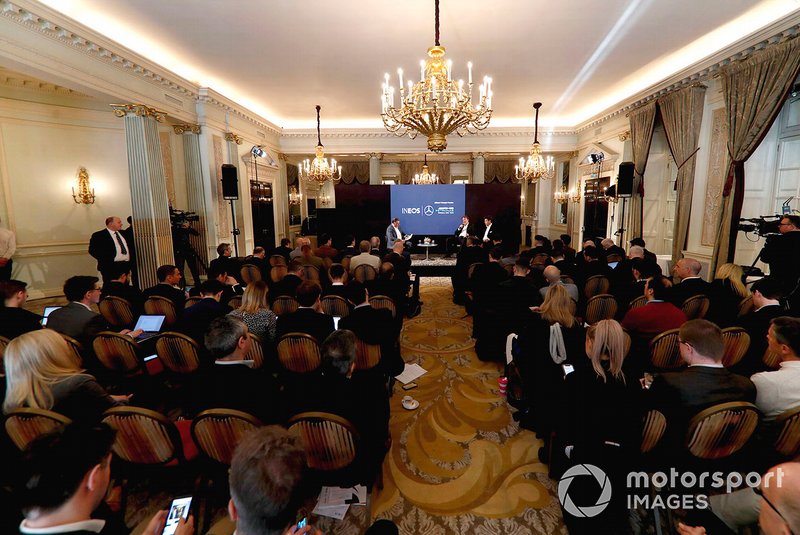 Sir Jim Ratcliffe presidente y director general del grupo químico Ineos y Toto Wolff, Director Ejecutivo (Negocios), Mercedes AMG