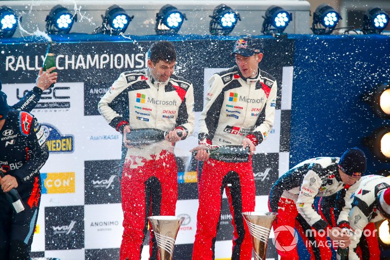 Podium : les vainqueurs Elfyn Evans, Scott Martin, Toyota Gazoo Racing WRT Toyota Yaris WRC