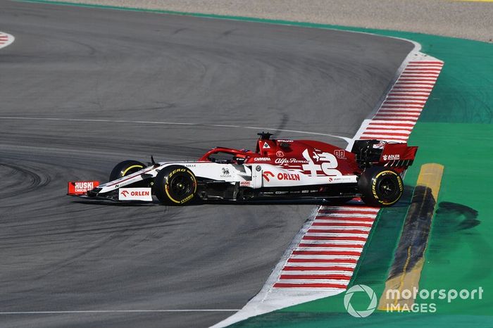 Robert Kubica, Alfa Romeo Racing C39 spins