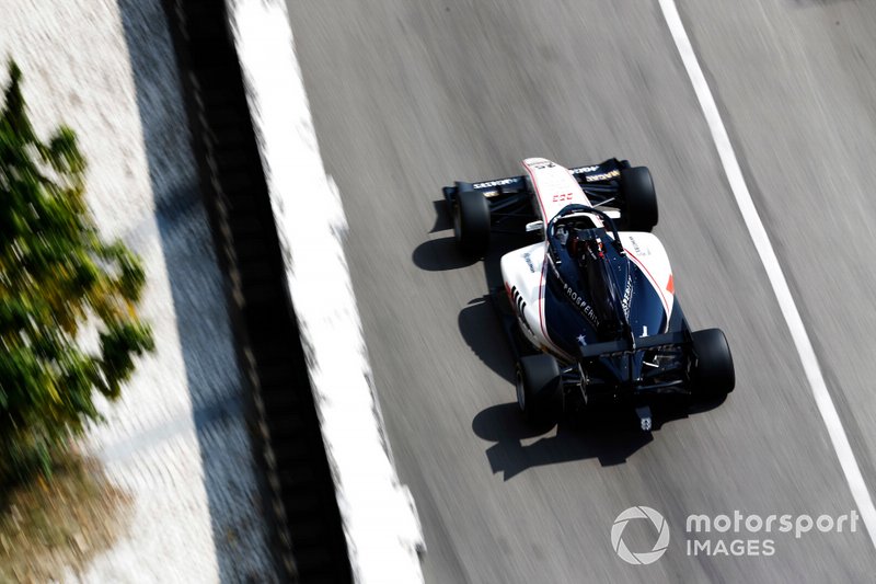 Callum Ilott, Sauber Junior Team by Charoux