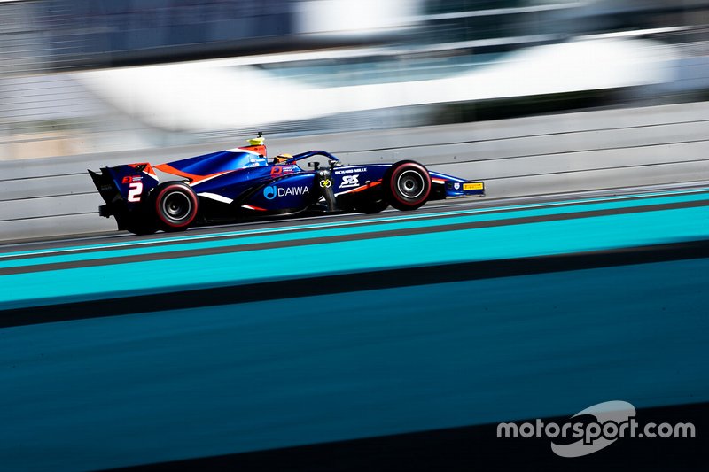 Yuki Tsunoda, Carlin