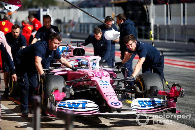 Lance Stroll, Racing Point RP20, makes a pit stop