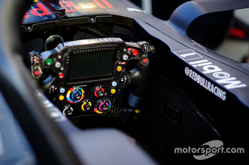 Red Bull RB15: Lenkrad