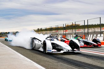 Edoardo Mortara, Venturi, EQ Silver Arrow 01, et Lucas Di Grassi, Audi Sport ABT Schaeffler, Audi e-tron FE06