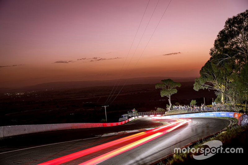 Atmosfera notturna in pista