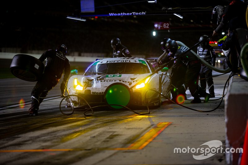 #63 Scuderia Corsa Ferrari 488 GT3: Cooper MacNeil, Toni Vilander, Jeff Westphal, Alessandro Balzan