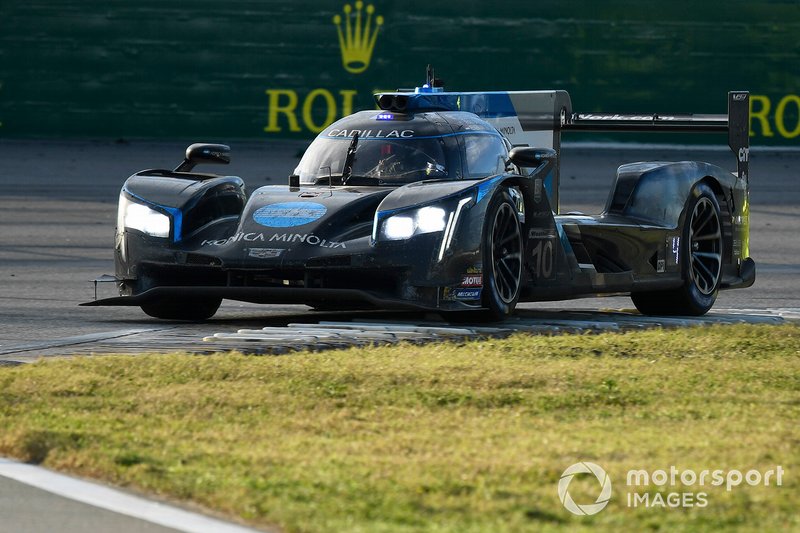 #10 Wayne Taylor Racing Cadillac DPi-V.R. Cadillac DPi, DPi: Renger Van Der Zande, Ryan Briscoe, Scott Dixon, Kamui Kobayashi