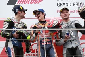 Podium: racewinnaar Marc Marquez, Repsol Honda Team, tweede plaats Cal Crutchlow, Team LCR Honda, derde plaats Jack Miller, Pramac Racing