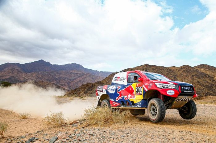 #300 Toyota Gazoo Racing: Nasser Al-Attiyah, Matthieu Baumel