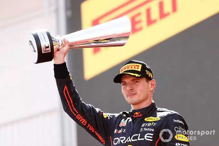 Podio: ganador Max Verstappen, Red Bull Racing