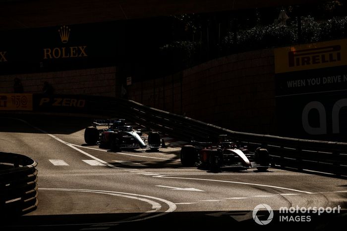Carlos Sainz, Ferrari F1-75, Fernando Alonso, Alpine A522