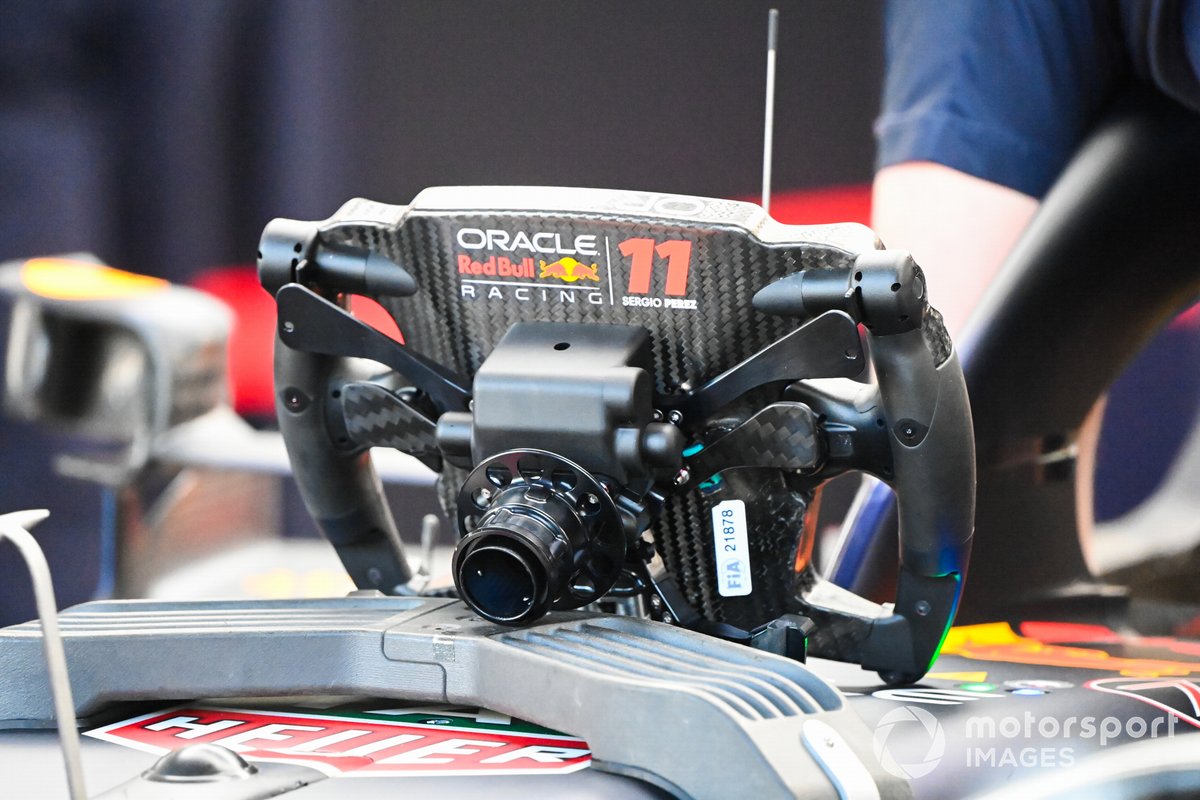 Volante para el coche de Sergio Pérez, Red Bull Racing RB18