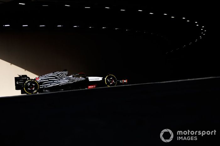 Ayumu Iwasa, AlfaTauri AT04 