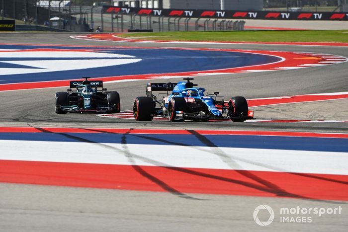 Fernando Alonso, Alpine A521, Lance Stroll, Aston Martin AMR21