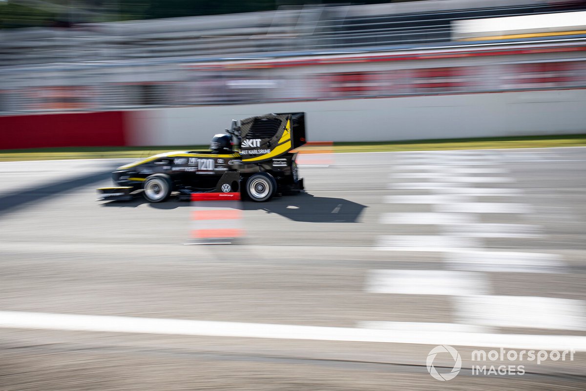 Formula SAE 2021, azione in pista