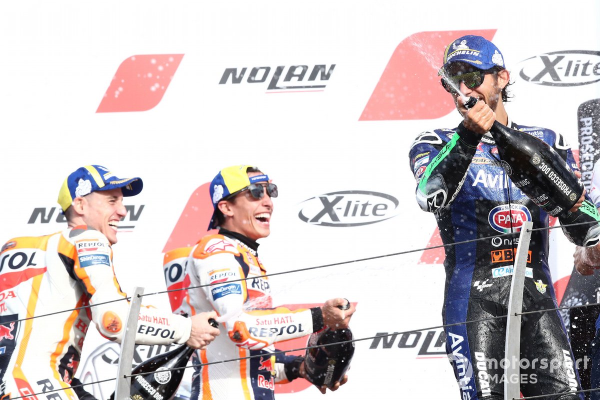 Podio: ganador Marc Márquez, Repsol Honda Team, segundo lugar Pol Espargaró, Repsol Honda Team, tercer lugar Enea Bastianini, Esponsorama Racing
