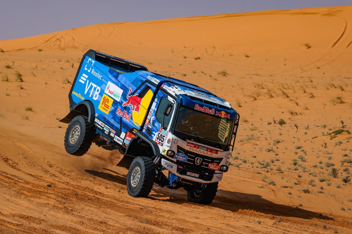 #505 Kamaz - Master: Eduard Nikolaev, Evgenii Iakovlev, Vladimir Rybakov
