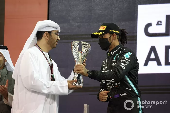 Podio: segundo lugar Lewis Hamilton, Mercedes