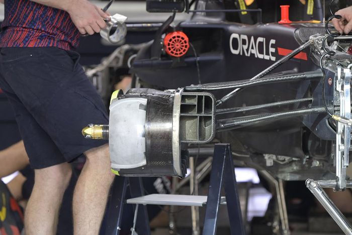 Detalle del freno delantero del Red Bull Racing RB16B 