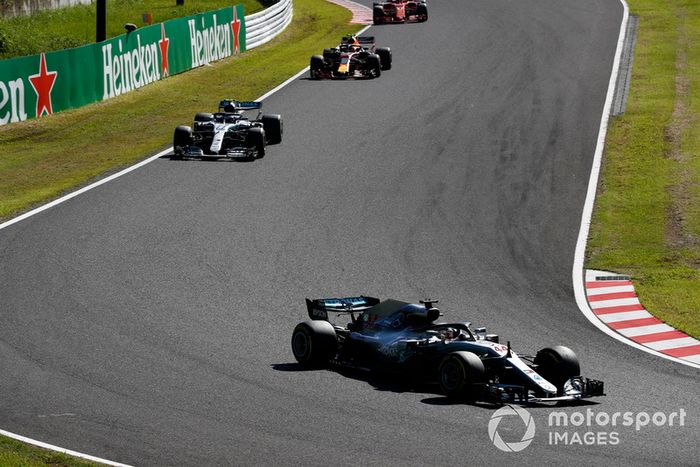 Lewis Hamilton, Mercedes AMG F1 W09,  Valtteri Bottas, Mercedes AMG F1 W09 y Sebastian Vettel, Ferrari SF71H