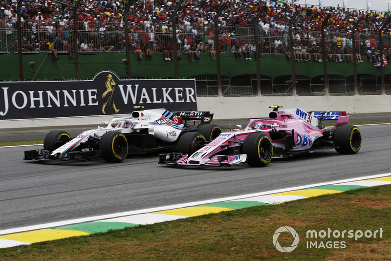 Sergey Sirotkin, Williams FW41 and Esteban Ocon, Racing Point Force India VJM11 battle