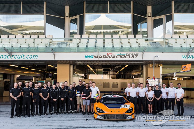 #5 McLaren Customer Racing McLaren 720S GT3: Ben Barnicoat, Alvaro Parente, Shane Van Gisbergen
