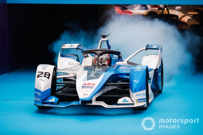 Antonio Felix da Costa, BMW I Andretti Motorsports, BMW iFE.18, parcheggia davanti al podio