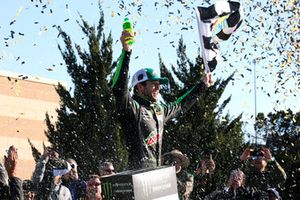 Race winner Chase Elliott, Hendrick Motorsports, Chevrolet Camaro Mountain Dew