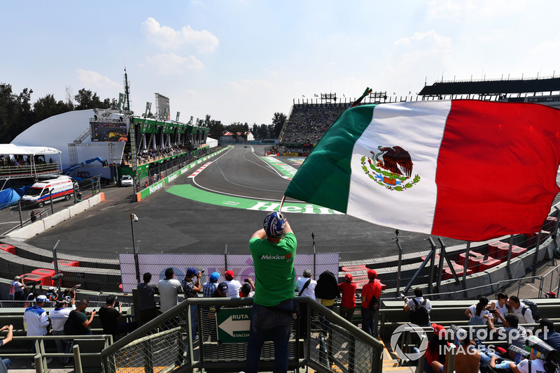 Action and fan with Mexican flag