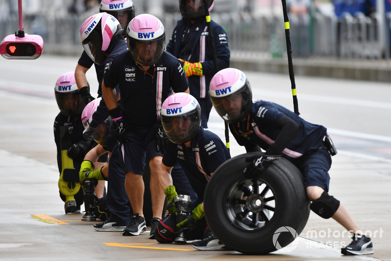 Racing Point Force India VJM11 mechanics