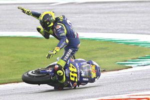 La chute de Valentino Rossi, Yamaha Factory Racing