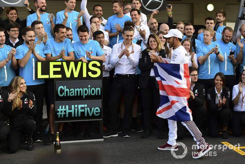 Lewis Hamilton, Mercedes AMG F1, merayakan gelar kelimanya