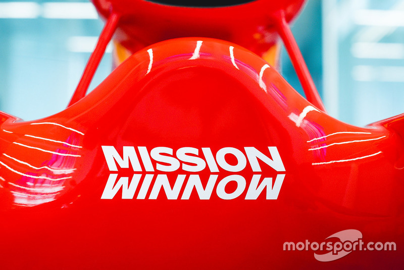Mission Winnow-logo op de Ferrari.