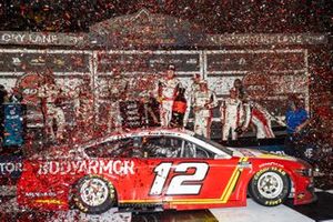 Race winner Ryan Blaney, Team Penske, Ford Mustang BodyArmor