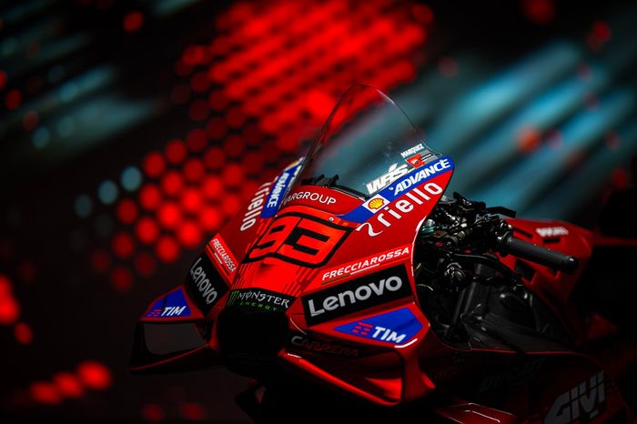 2019年MotoGP MISSION NOW ボストンバッグとDucati帽子