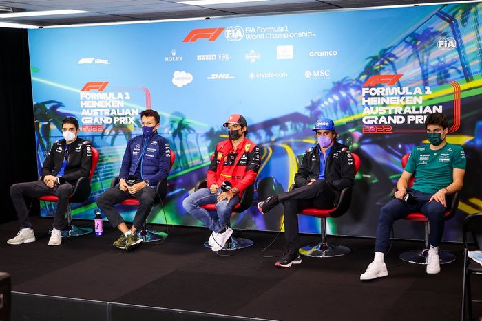 Esteban Ocon, Alpine F1 Team, Alex Albon, Williams Racing, Carlos Sainz Jr., Ferrari, Fernando Alonso, Alpine F1 Team, Lance Stroll, Aston Martin 