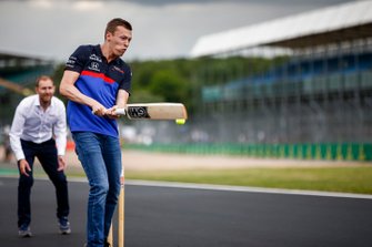 Daniil Kvyat, Toro Rosso kriket oynuyor