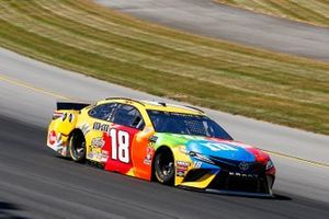 Kyle Busch, Joe Gibbs Racing, Toyota Camry M&M's Toyota Camry