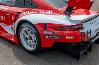 Porsche 911 RSR Coca-Cola livery