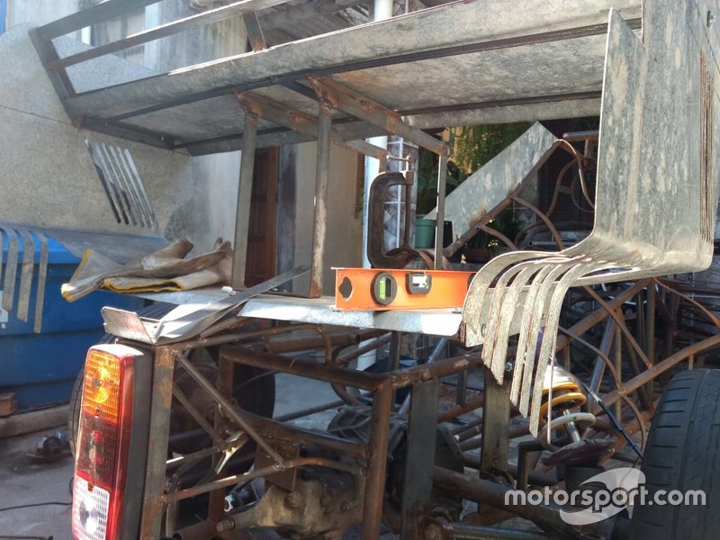 Carro de Fórmula 1 feito por Manoel Luiz