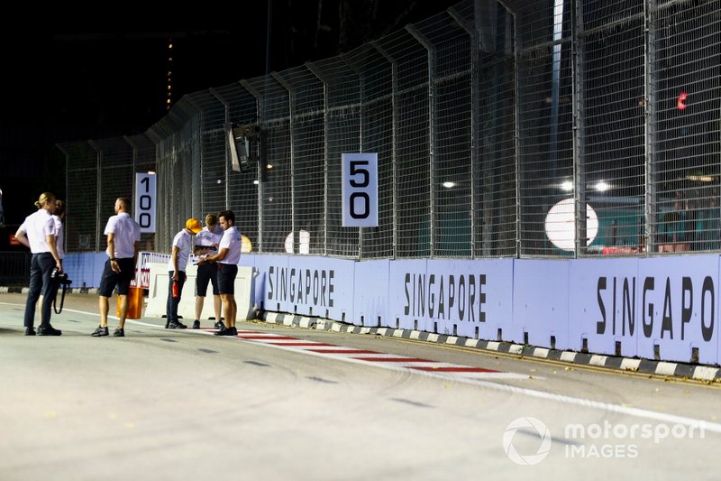 Lando Norris, McLaren walks the track