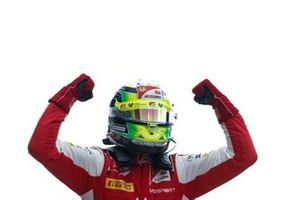 Le vainqueur Mick Schumacher, Prema Racing