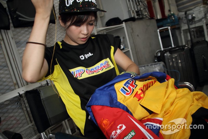 #18 TEAM UPGARAGE