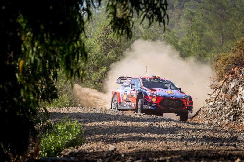 Thierry Neuville, Nicolas Gilsoul, Hyundai Motorsport Hyundai i20 Coupe WRC
