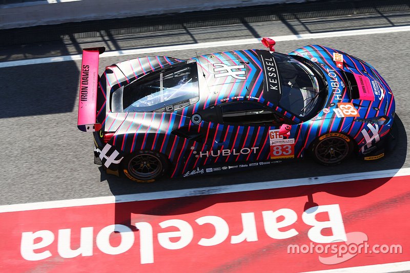 #83 Kessel Racing Ferrari F488 GTE: Manuela Gostner, Rahel Frey, Michelle Gatting