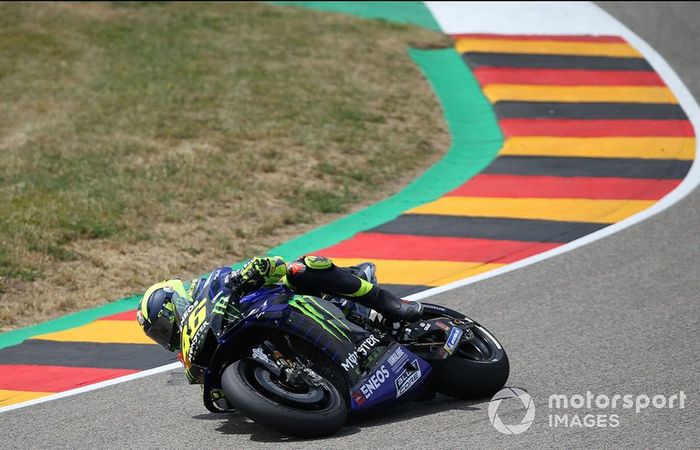 Accidente de Valentino Rossi, Yamaha Factory Racing