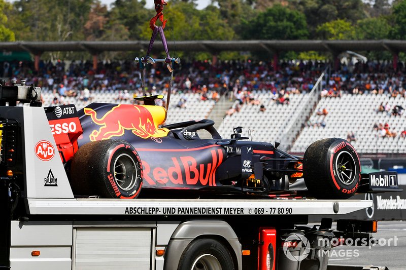 The damaged car of Pierre Gasly, Red Bull Racing RB15, on a truck