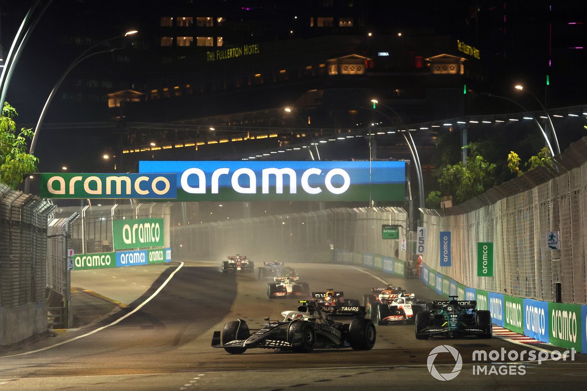 Yuki Tsunoda a terminé son GP de Singapour dans le mur.