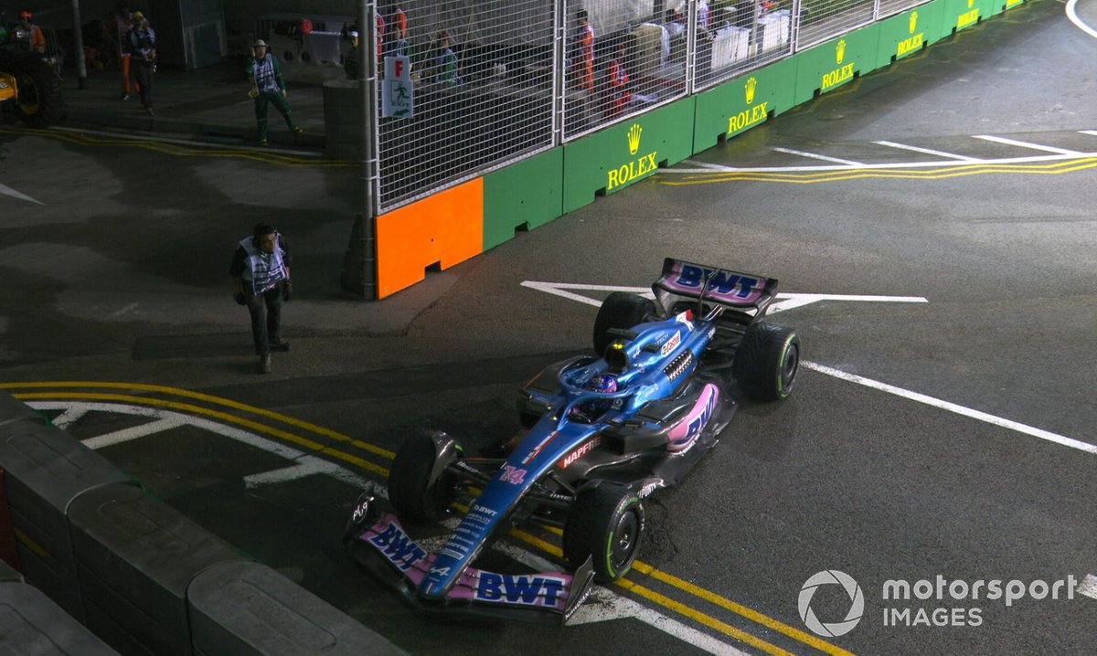 Fernando Alonso si ritira a Singapore